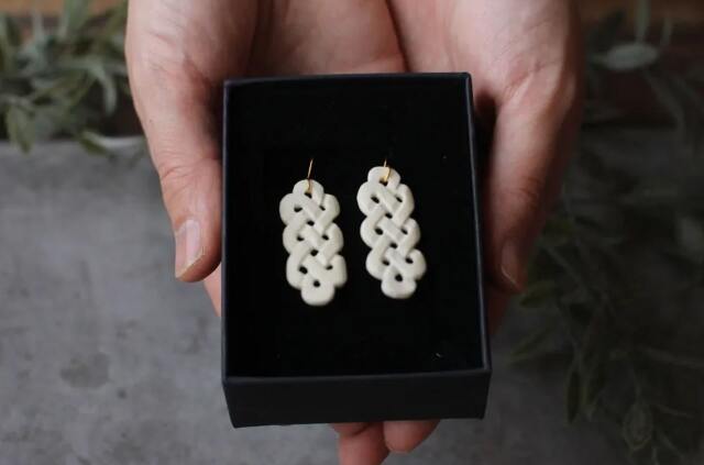 けもの舎　紬　ピアス