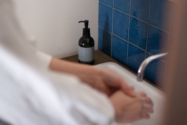 WEST. CD、アルバム、ペンライト、Tシャツ、ハンドソープ容器、ほか 4573113251035_1?$VS_1500$