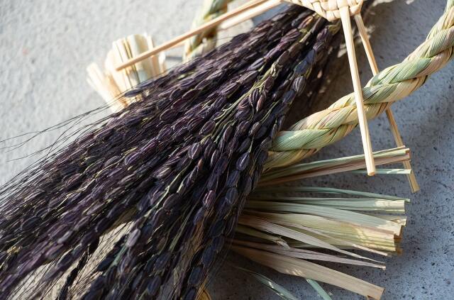 山から福がおりてくる しめ飾り 無限瓢箪から駒（紫）（むげんひょうたんからこま むらさき）