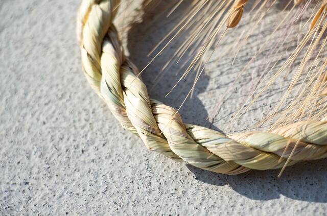 山から福がおりてくる しめ飾り 無限瓢箪から駒（白）（むげんひょうたんからこま しろ）