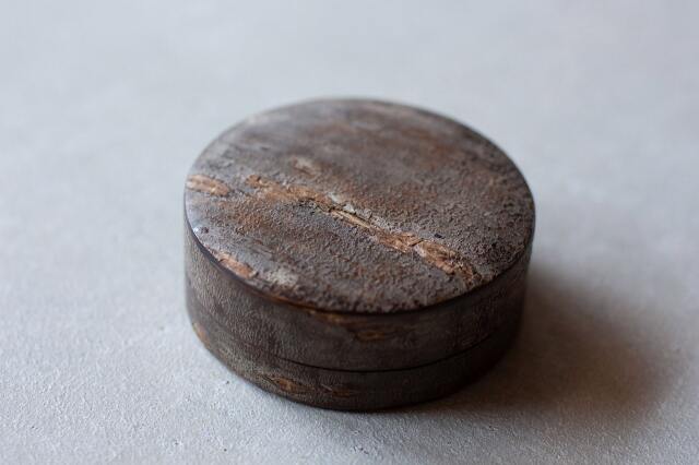 樺細工 YATSU ROUND CASE