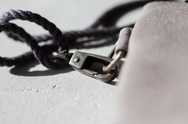 山ノ頂 鹿皮サコッシュ