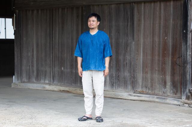 正藍冷染(しょうあいひやぞめ)の斜子織シャツ(nanakooriSHIRT)