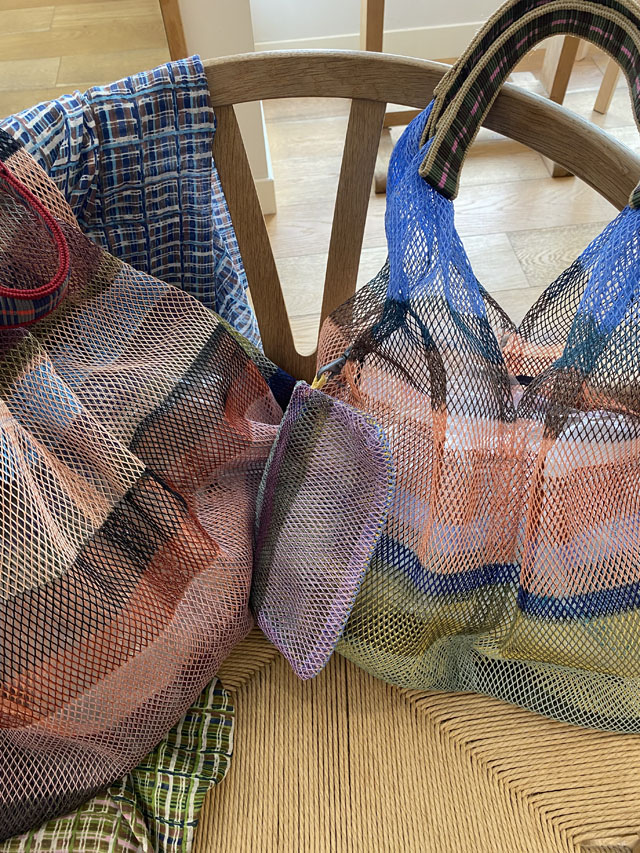 メッシュバッグ　トライアングル型(小）インポーチ付き　『チボリ公園のボーダー柄』　SUS2245-UDAIPUR (S)