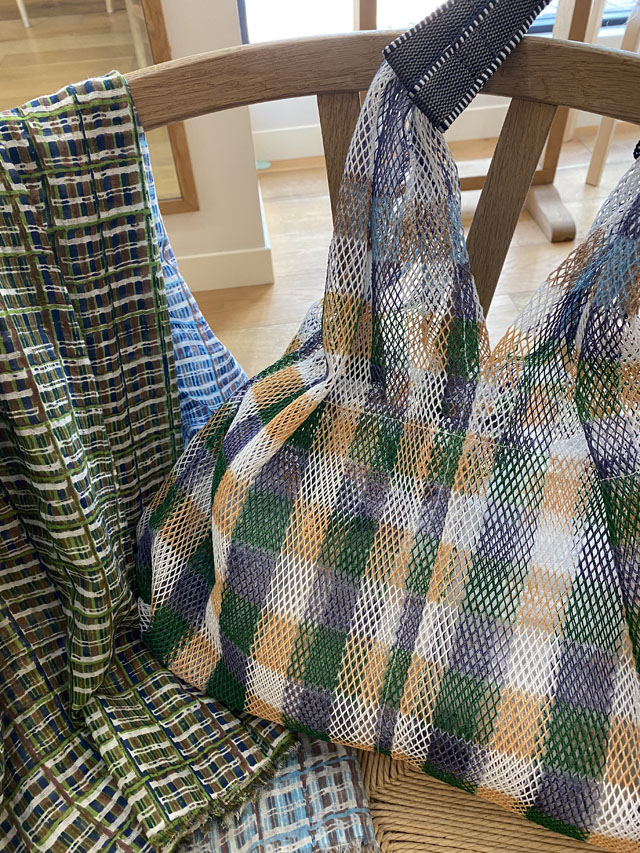 メッシュバッグ　トライアングル型(小）インポーチ付き　『デンマークチェック柄』　