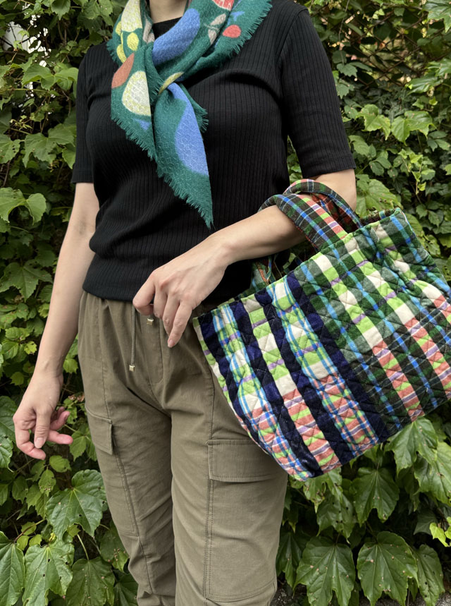 ベルベットトートバッグ（小）『北欧チェックのコラージュ柄』SUW2401V-TOTE-S