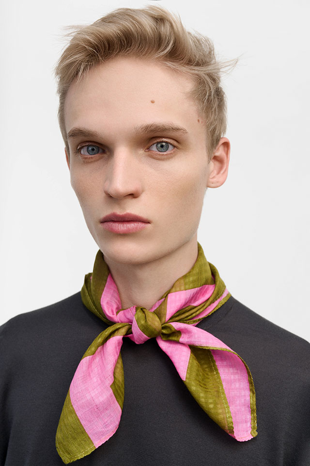 [GRAPHIC] 　おとぎの国のラビリンス（迷宮）　LABYRINTH *65角スカーフ*  PS2643