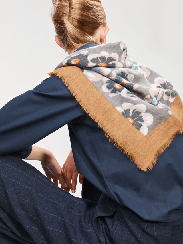 [FLOWERS]　DAHLIA  北欧の花の女王「ダリア」　*スクエア型70cm*　SW2271