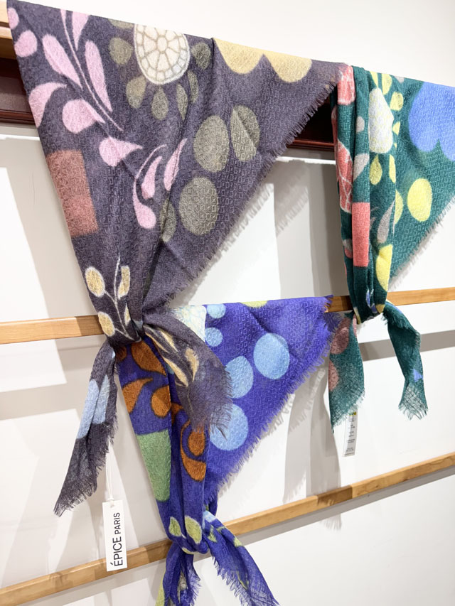 [CULTURE]　HEDEBO STITCH 「デンマークの伝統刺繍 （ ヘデボ刺繍）」*スクエア型70cm* SW2484