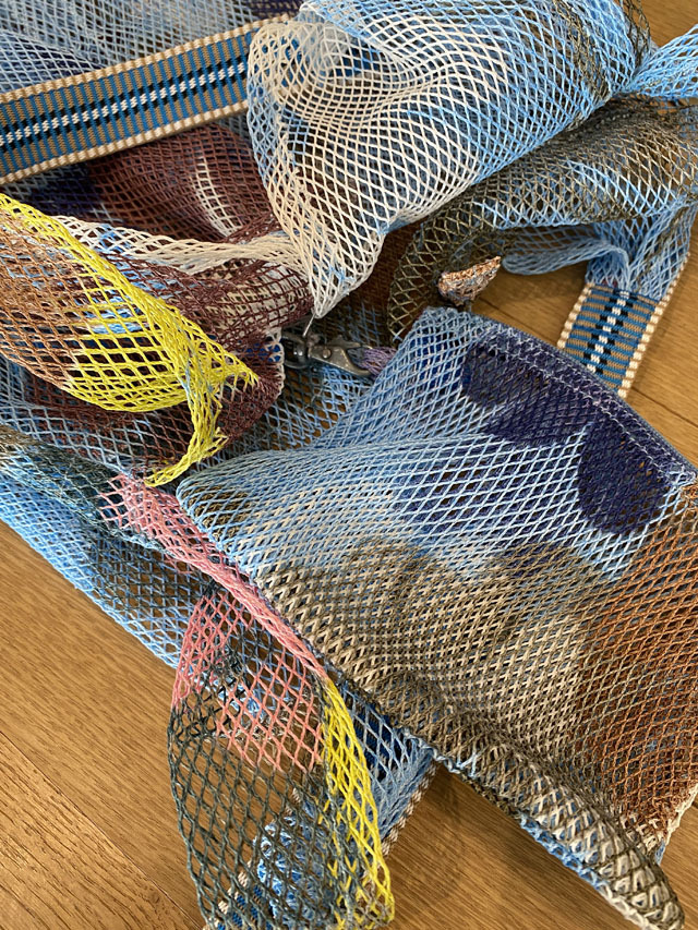 メッシュバッグ トライアングル型(小）インポーチ付き 『チボリ公園の