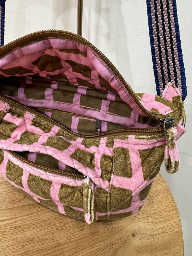 バッグ SUNSEA 19aw Reversible pochette ベルベットボディバッグ『ウィンドウチェック柄』SUW2402-BANANA-M