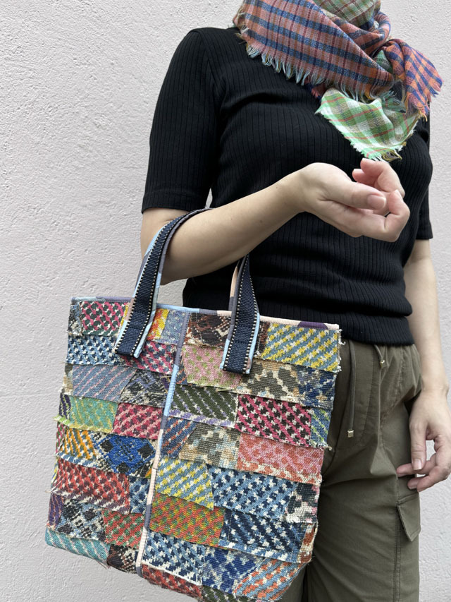 アップサイクルバッグ　麻トート小『小さな連続柄のパッチワーク』SUW2404-TOTE-S