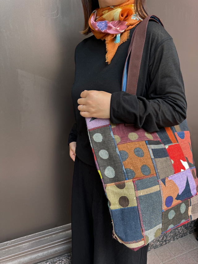 アップサイクルバッグ　麻トート大『ドットと花柄のパッチワーク』SUW2406-TOTE-B