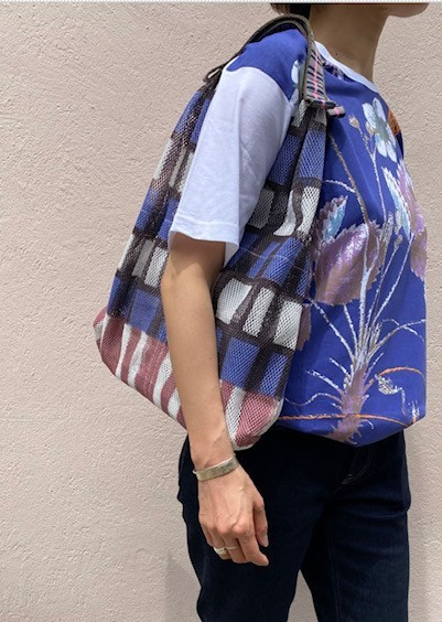 ✨美品✨　✨Tong✨　メッシュのバック メッシュバッグ トライアングル型(小）インポーチ付き