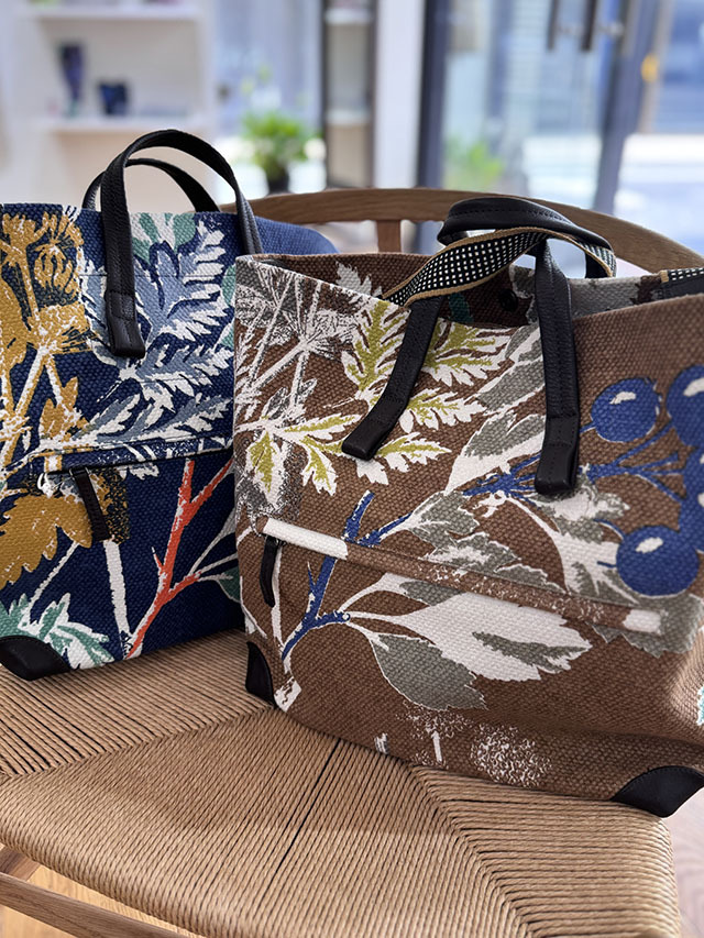 コットンバッグ　２WAYトートバッグ小『FLORA DANICA デンマークの植物図鑑柄』SUW2590-DEHLI-S