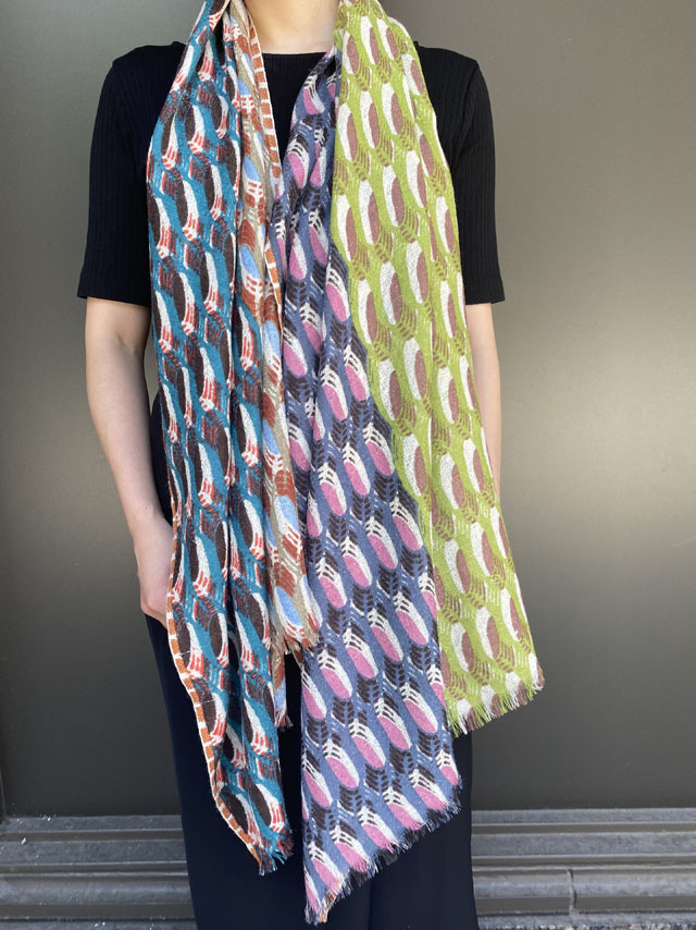 モダン　大胆　大輪花の図　モノトーン　3シーズン　洗練されたデザイン ゆ 友膳 | カタログ