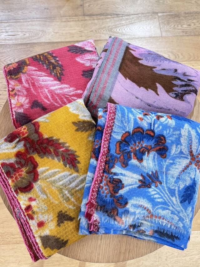 【商品1/選択用】　花柄の大判ストール 4種類