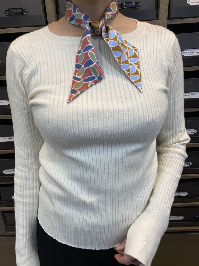 CULTURE] 果実の連続柄 SMALL MOTIF *小ツイリー型* シルクスカーフ LS2466