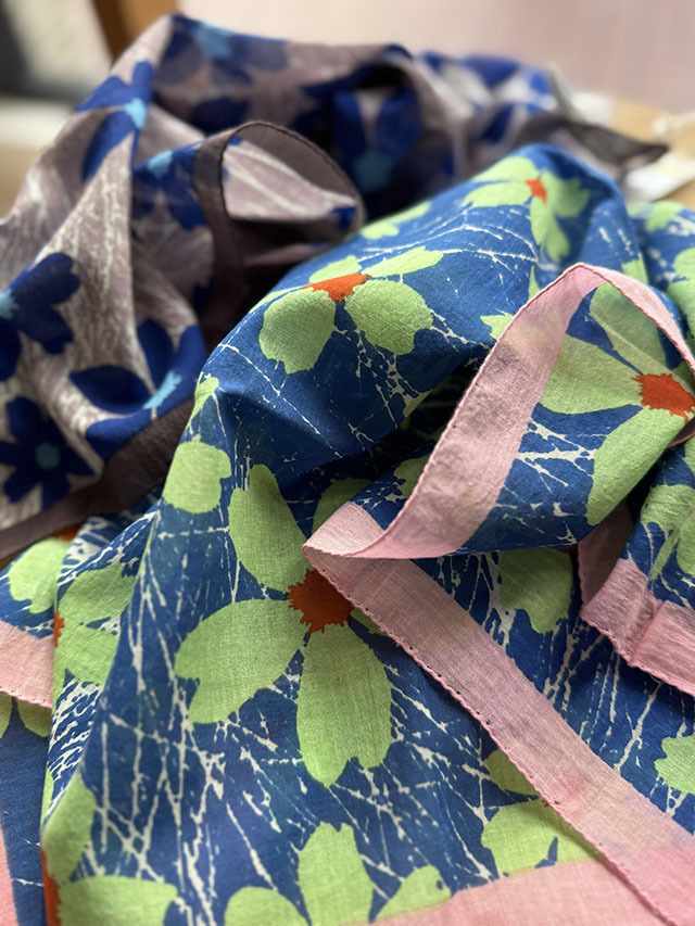 FLOWER] アンディ ウォホール アートな花柄 WARHOL *スクエア型