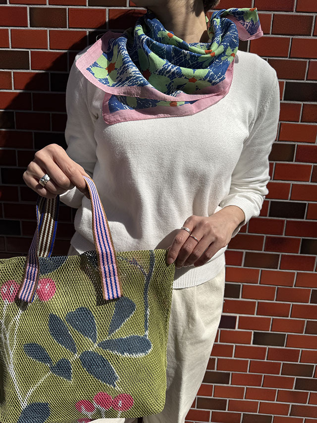 イタリア製 シルクスカーフ　　　　　　　　　　　　　　　　　アンディーウォーホル Andy warhol scarf - Etsy 日本