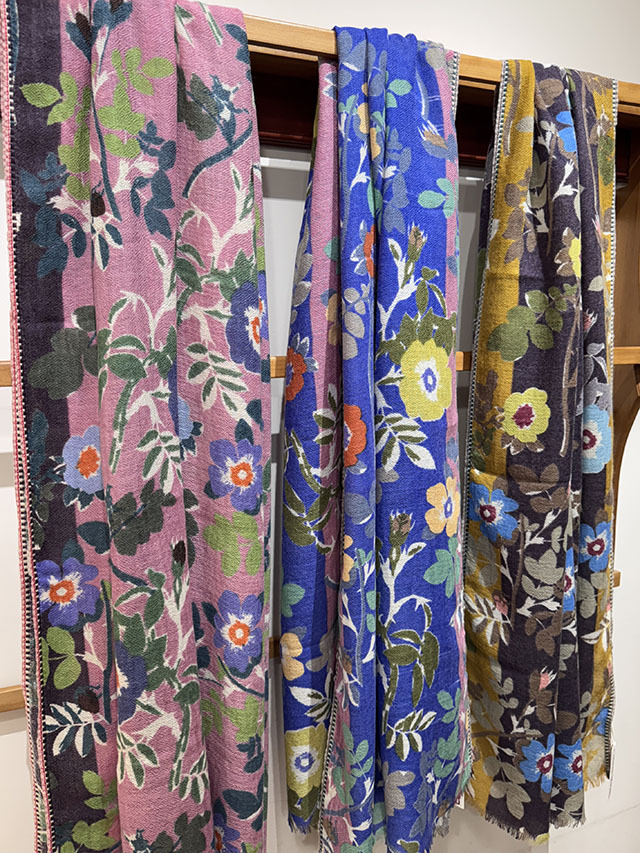 [FLORAL] WILD ROSE 　北欧の秋に咲くワイルドローズ　SW2592