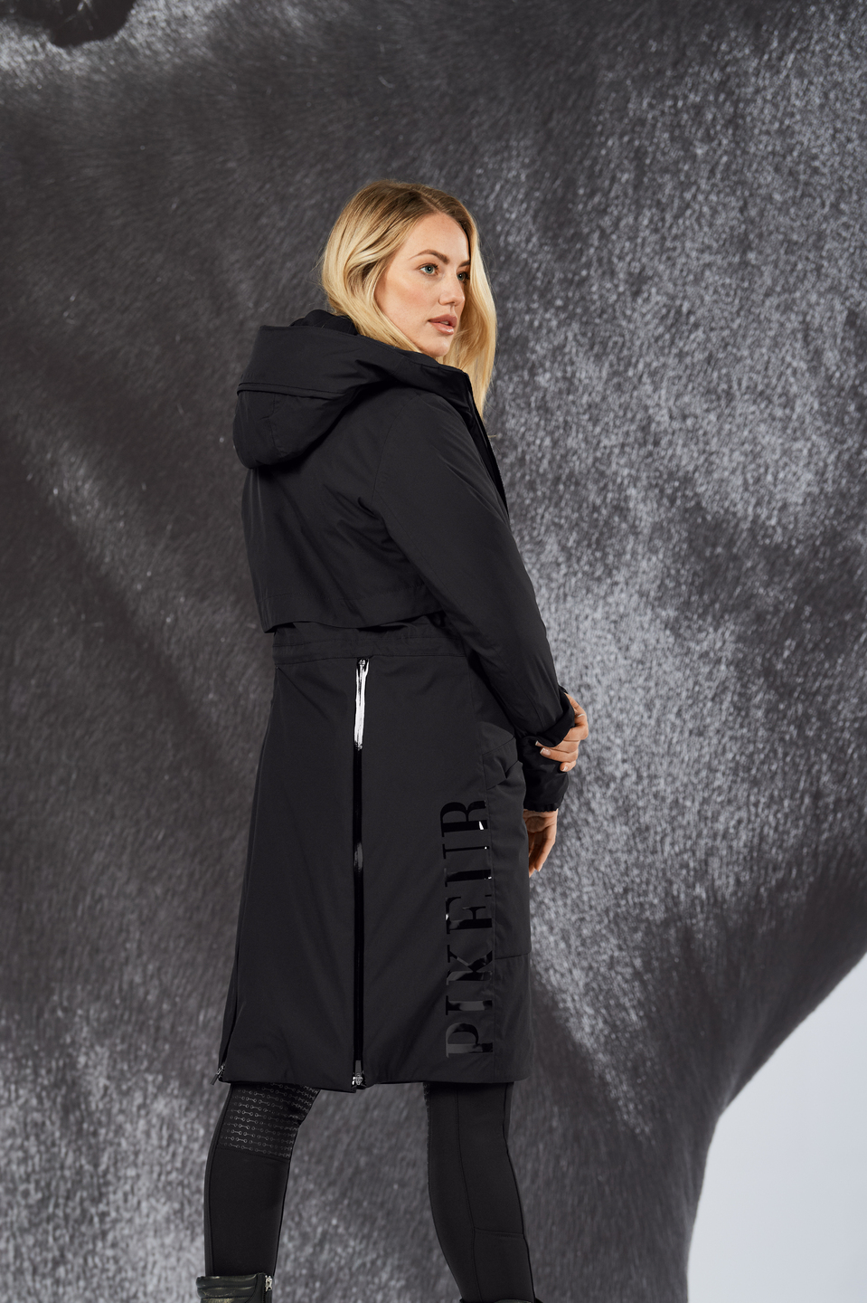 ◇ NEW！◇ Pikeur SUNA （ピカー防水ライディングコート） シーズン  