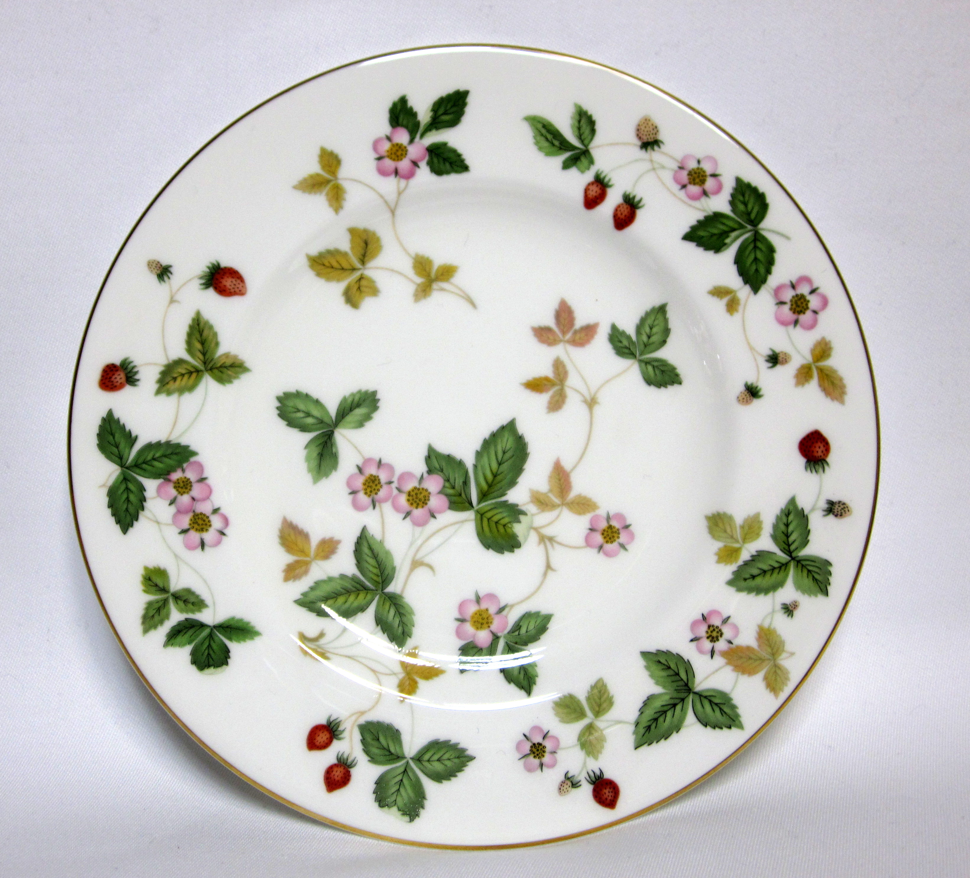 ウェッジウッド（Wedgwood）ワイルドストロベリー プレート（18cm）