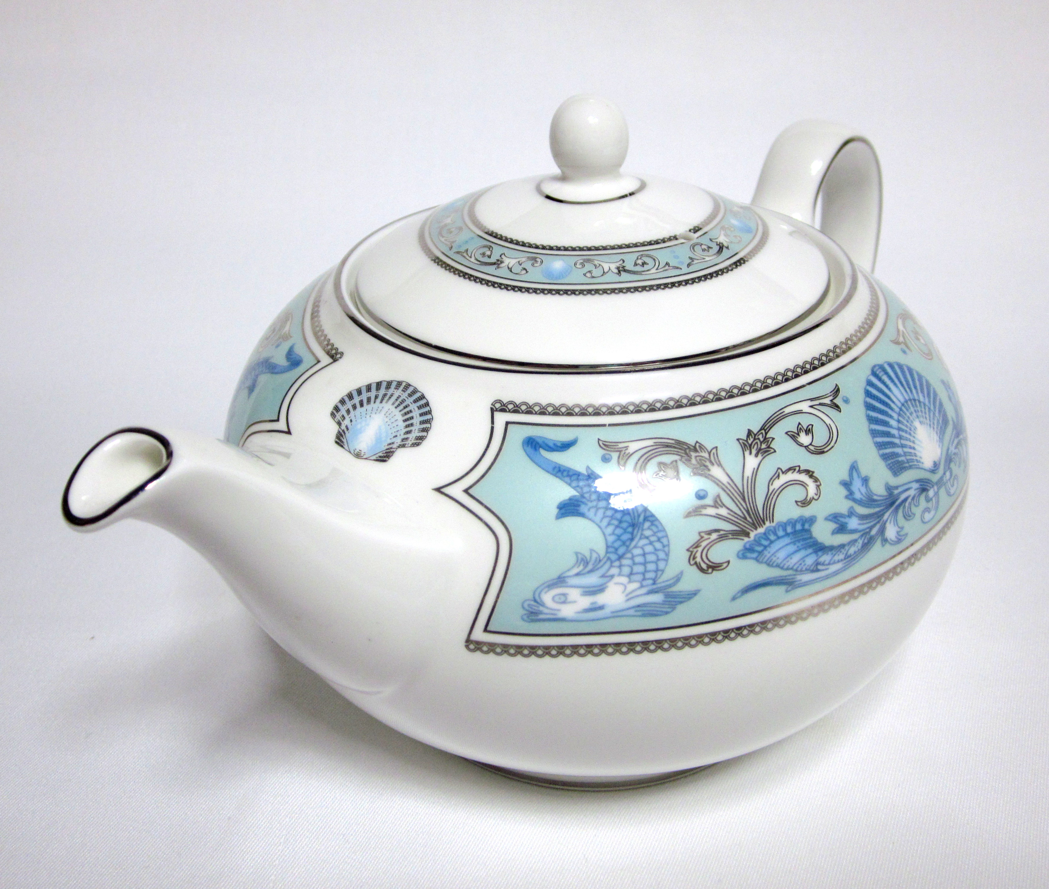 ドルフィンブルー