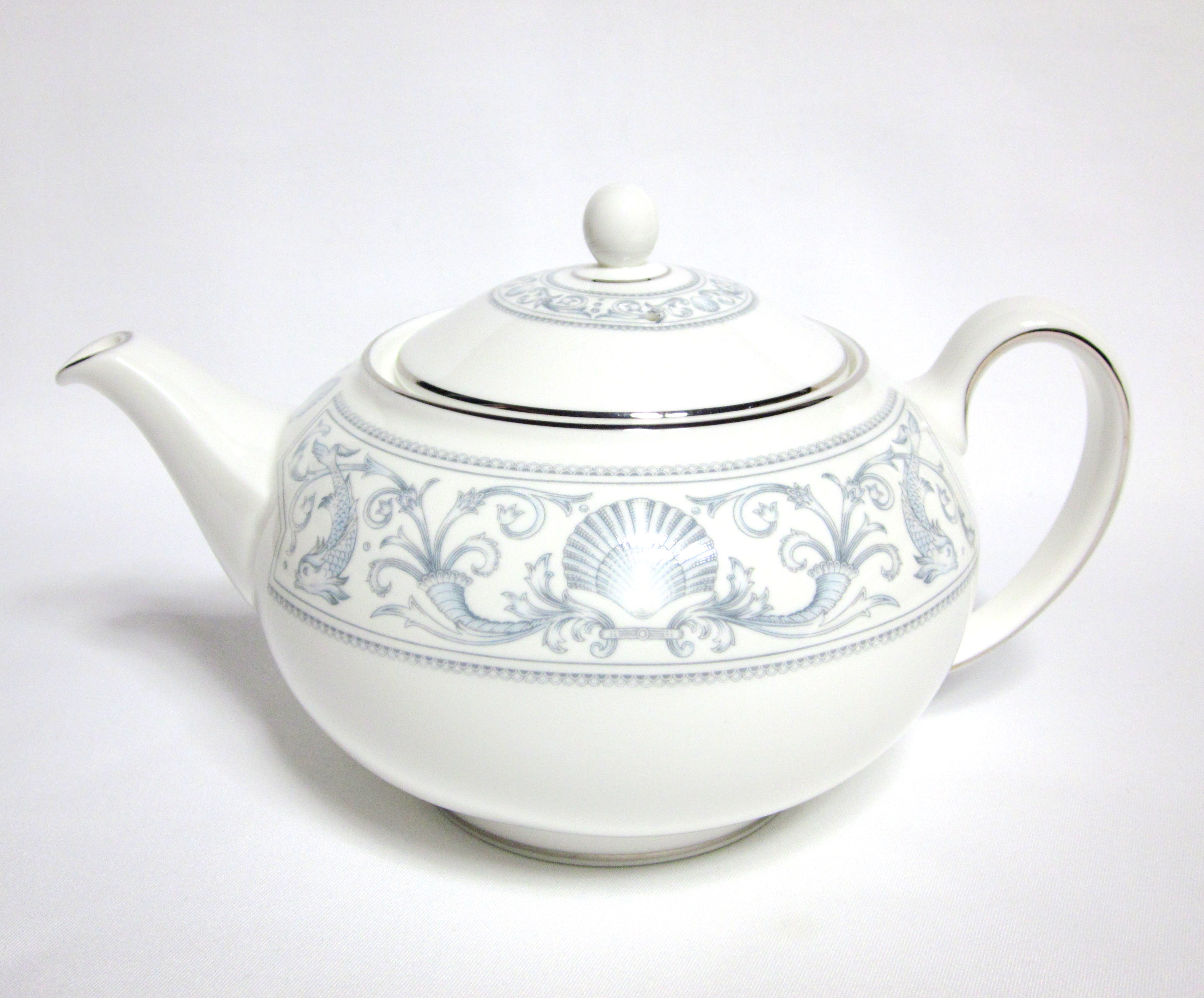 ドルフィンホワイト