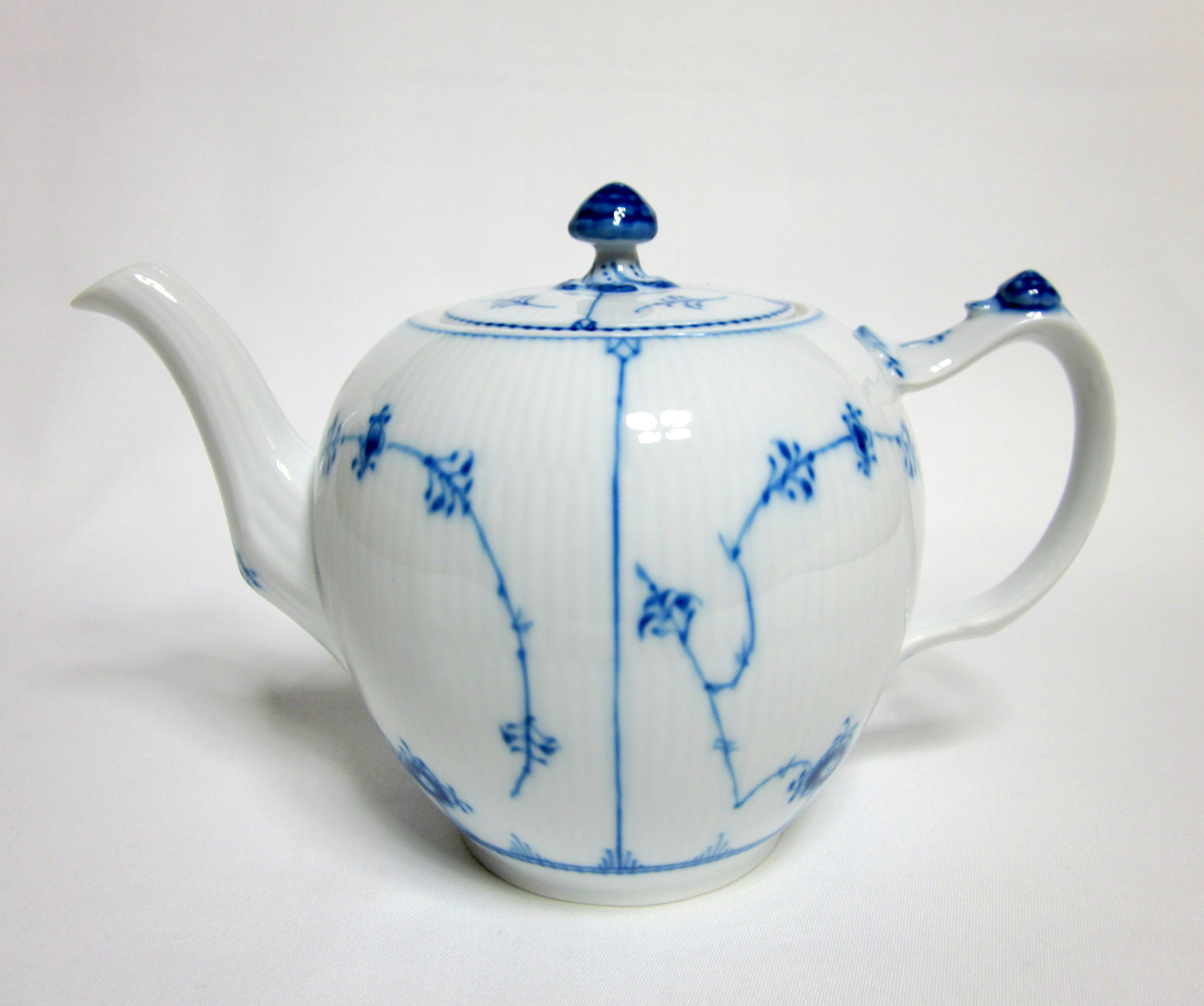 ロイヤルコペンハーゲン（Royal copenhagen）ブルーフルーテッド