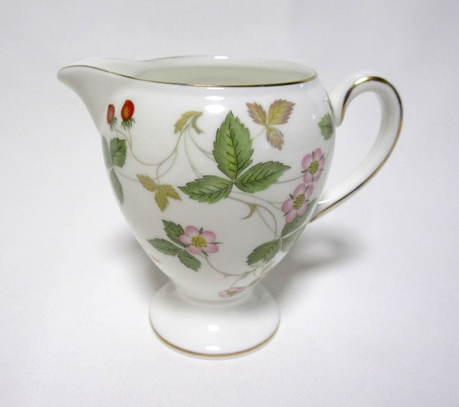 ウェッジウッド（Wedgwood）ワイルドストロベリー シェイプクリーマー