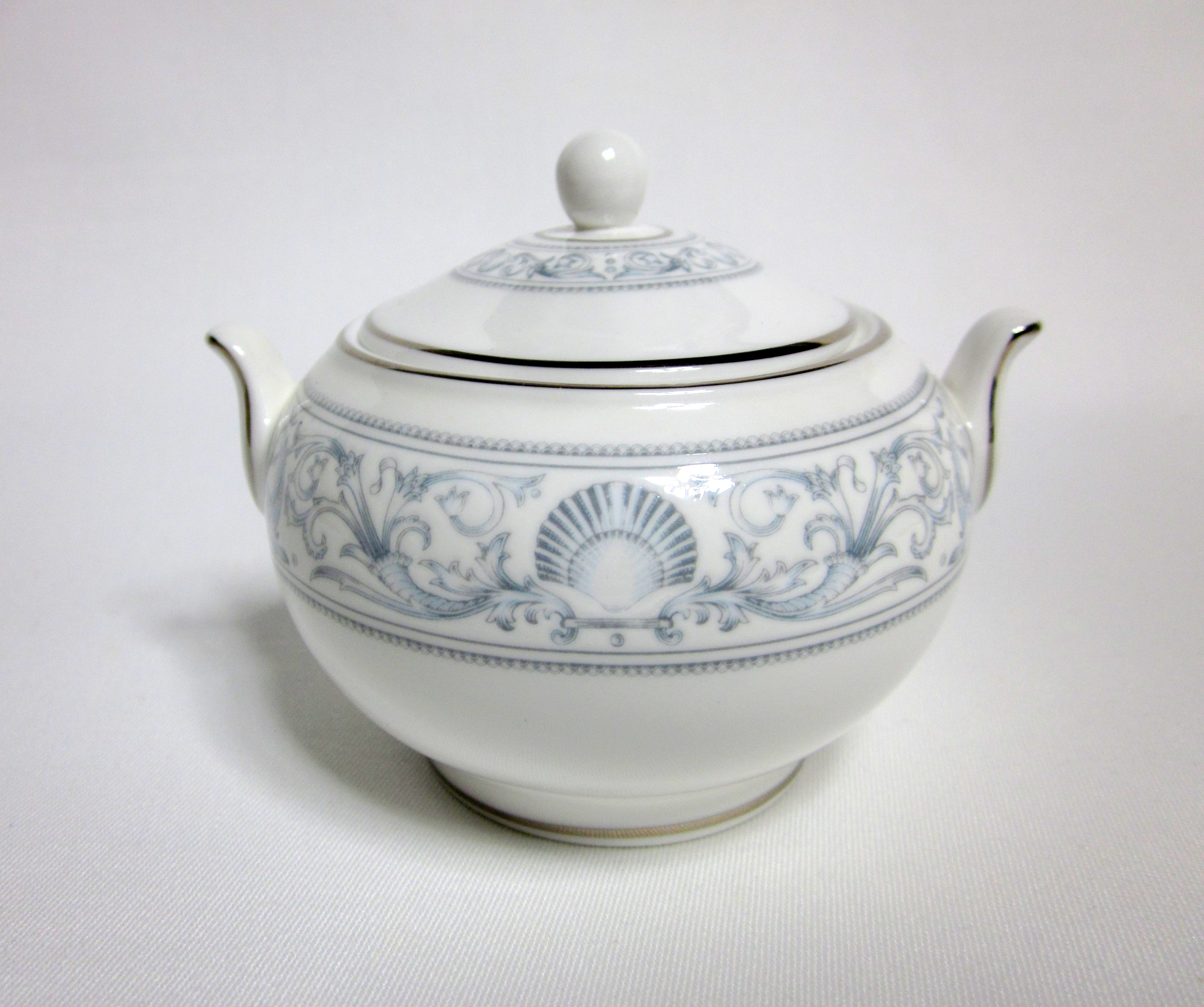 ドルフィンホワイト