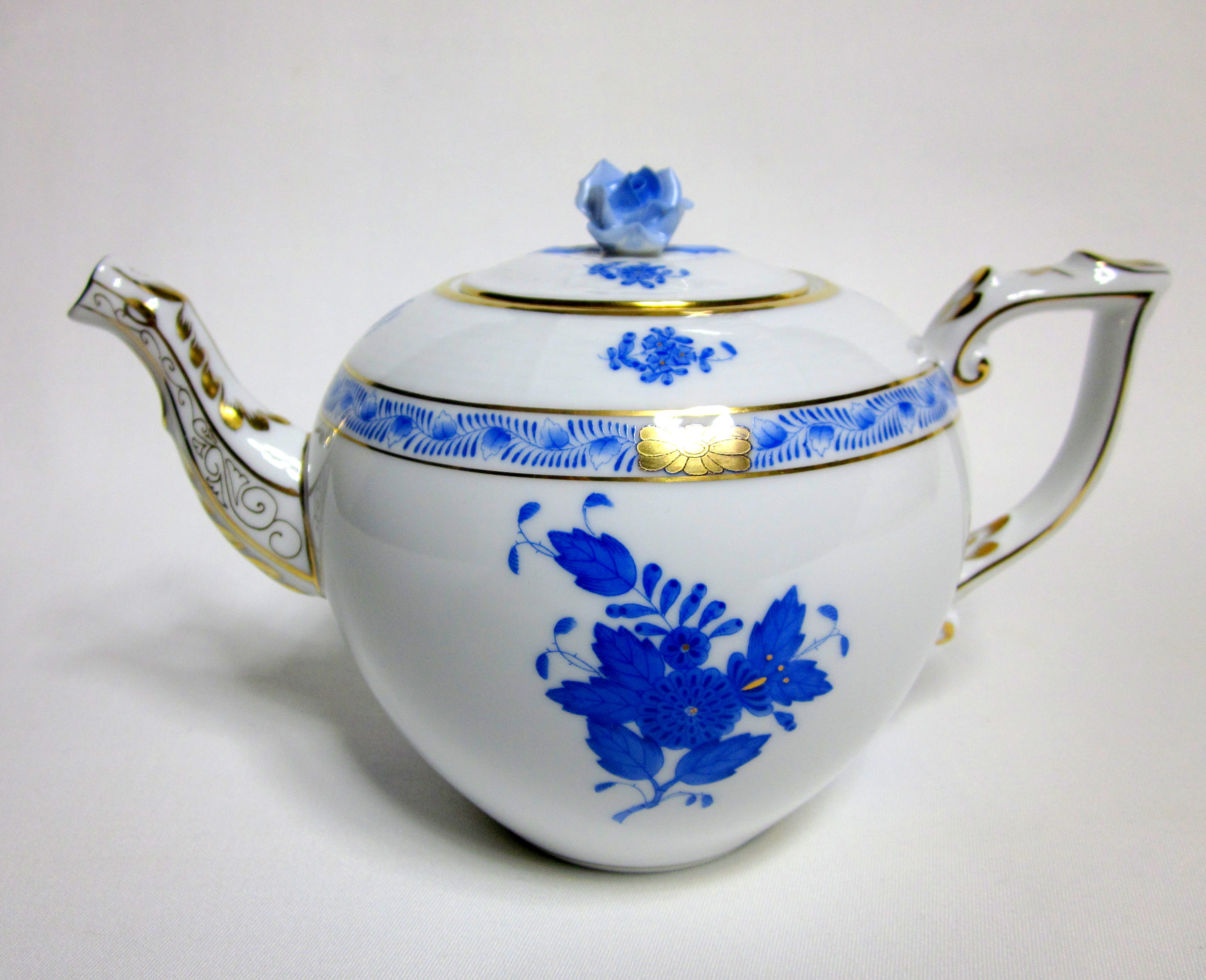 アポニーブルー