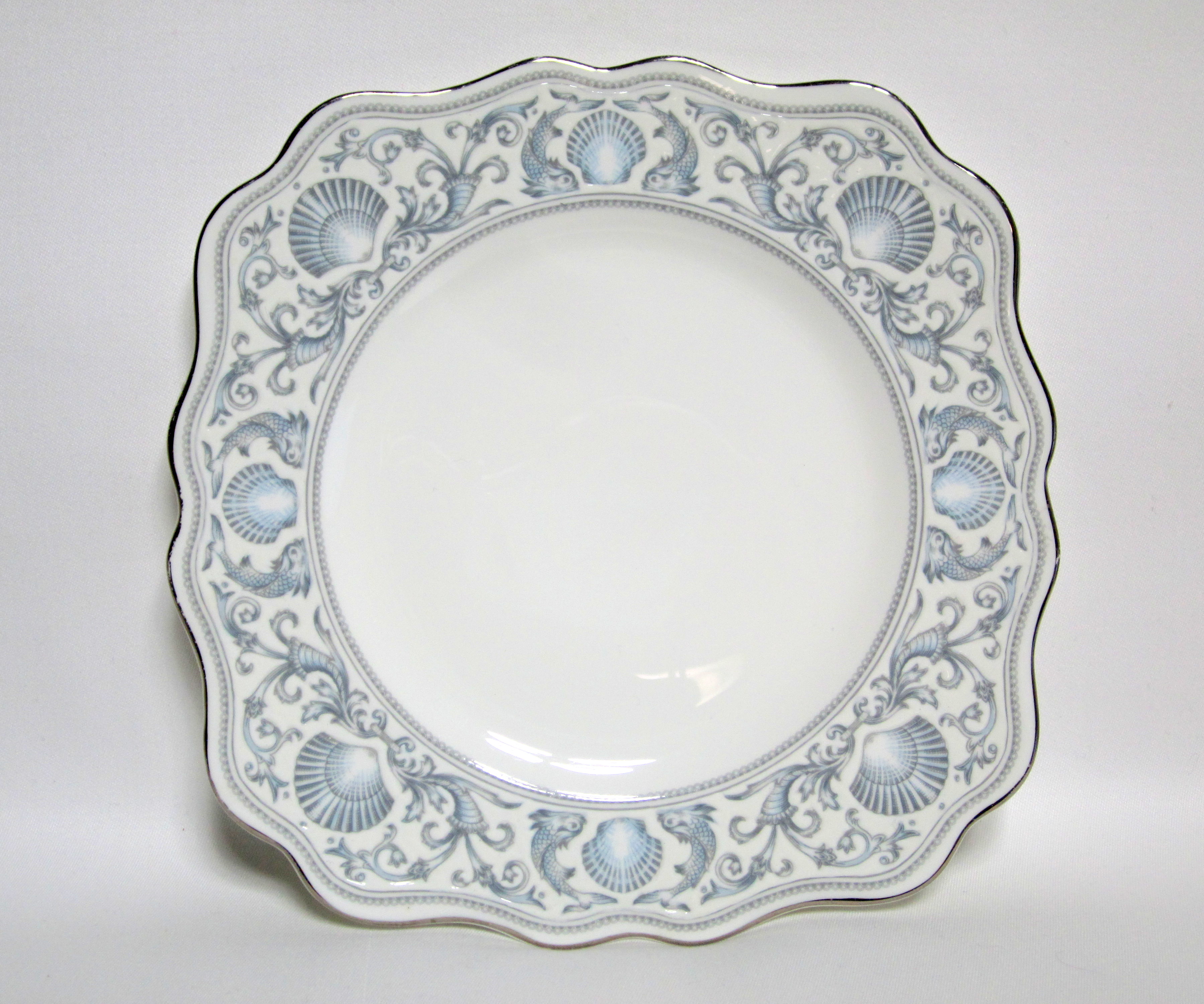 ドルフィンホワイト