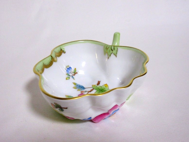 新品未使用　ヘレンド　ヴィクトリア　シュガーポット　ボンボニエール　バラ ヘレンド ヴィクトリア シュガーポット ボンボニエール バラ 美