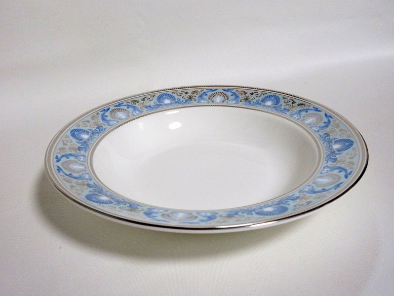 ウェッジウッド（Wedgwood）ドルフィンブルー スープボウル（２０ｃｍ）