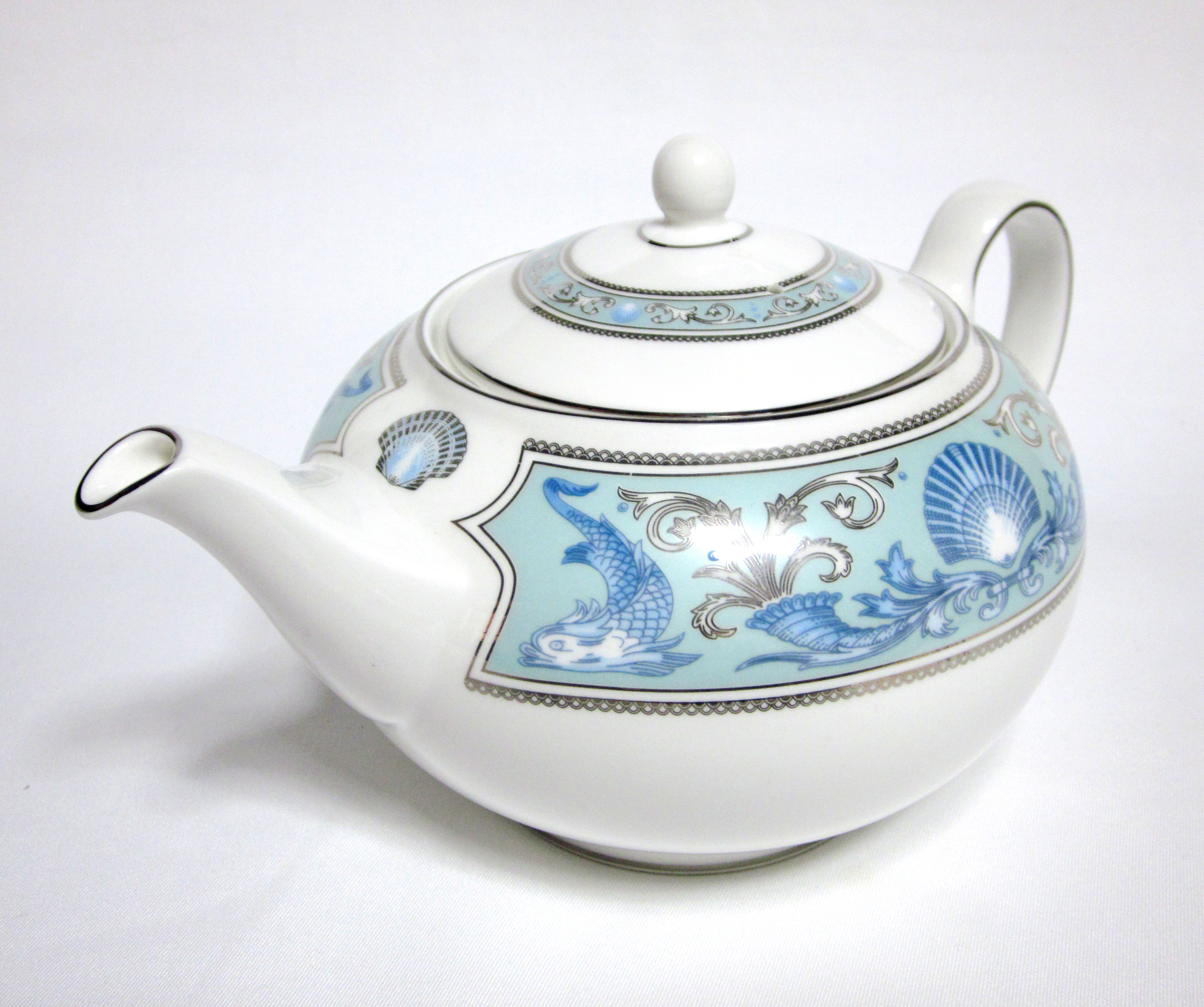 ドルフィンブルー