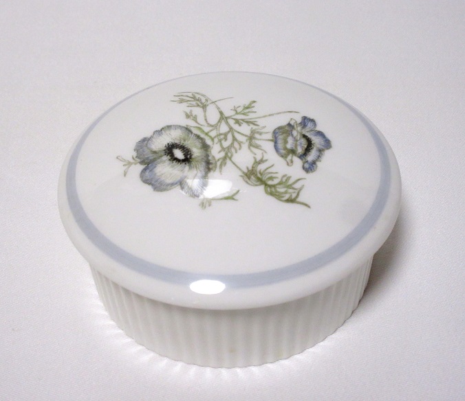 ウェッジウッド（Wedgwood）グレンミスト ラウンドボックス（小物入れ）