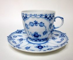 ブルーフルーテッド フルレース コーヒーカップ