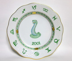 イヤープレート