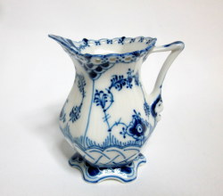 ブルーフルーテッドフルレース