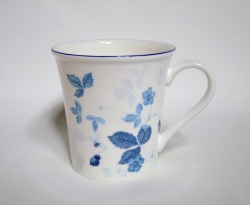 ウェッジウッド（Wedgwood）ストロベリーブルー マグカップ