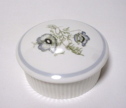 ウェッジウッド（Wedgwood）グレンミスト ラウンドボックス（小物入れ）