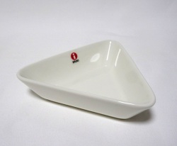 イッタラ(iittala)ティーマ(Teema)ホワイト ミニプレート 三角（１２ｃｍ）