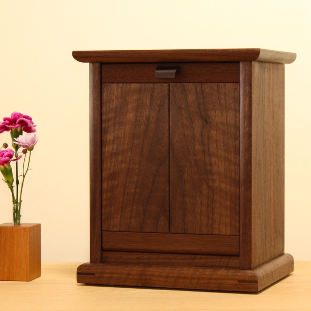 【森林工芸館】　姫厨子ウォールナット　【受注生産品納期2ヶ月ほどです】　小型仏壇　現代仏壇　上置き仏壇
