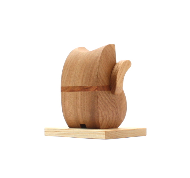 招き猫 木の招き猫 （本体ニレ、首輪ケヤキ）