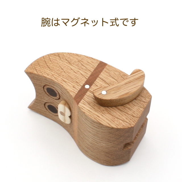 木製 招き猫 招き猫 木の招き猫 （本体ニレ、首輪ケヤキ）