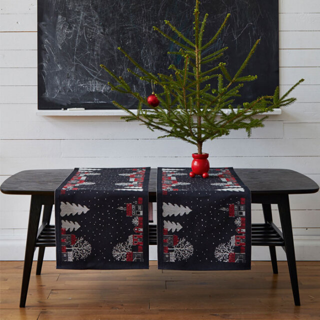 エーケルンド Ekelund JULSTAD 900 35×120cm 【テーブルセンター