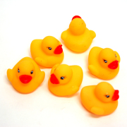 ga-078ctam 【ケース販売】うきうきアヒル（小）（ぷかぷかあひる）笛付　2400個入