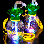 【特価販売中】gld-469ctop 【ケース販売】光るパイナップルボトル ストラップ付　９６個入（6×16）（電球ボトル類似品　光る容器）